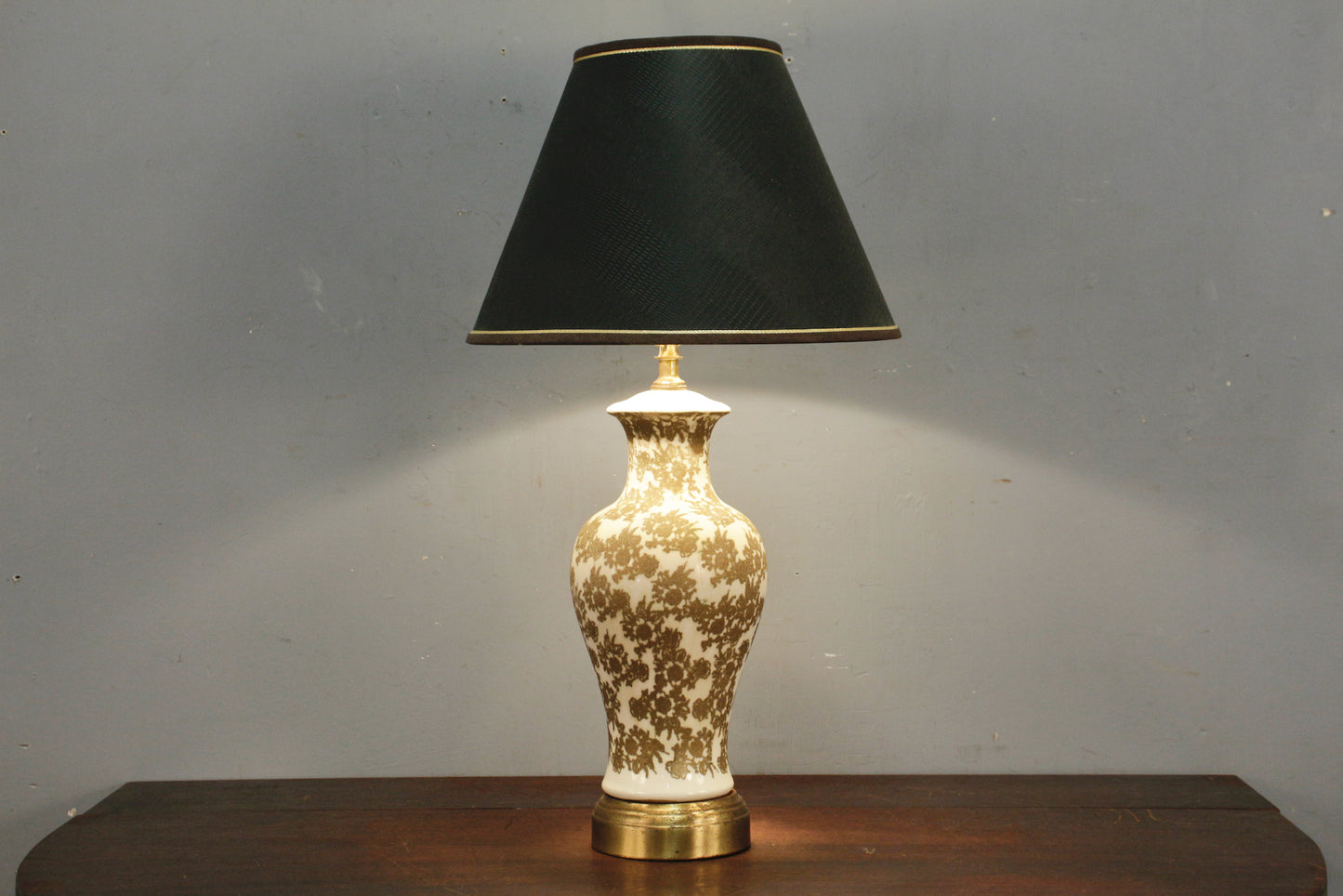 Mid Century White & Gold Floral Table Lamp