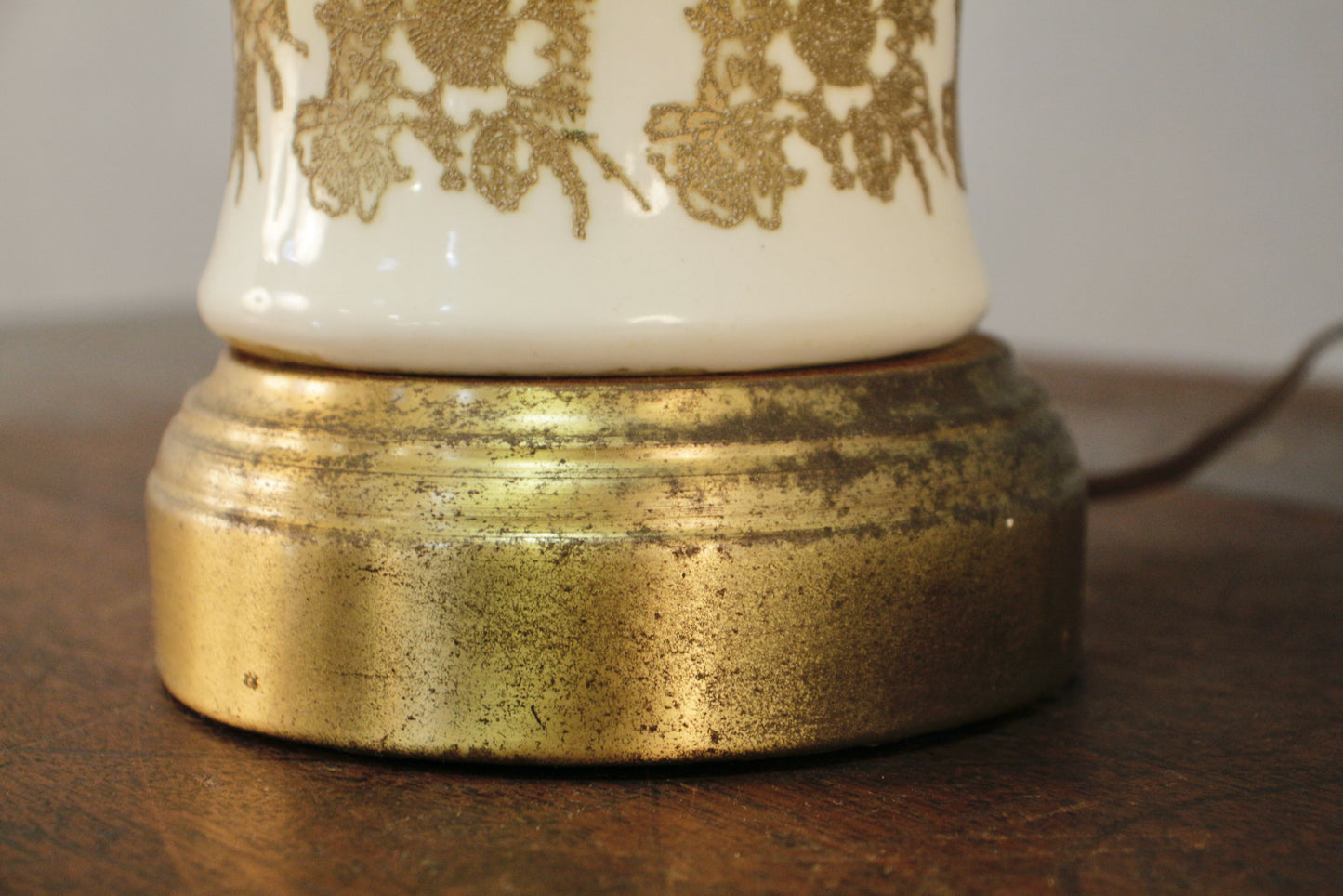 Mid Century White & Gold Floral Table Lamp
