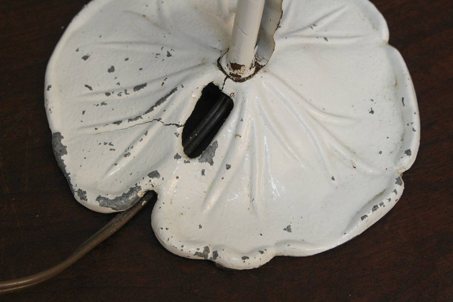 Petite White Lily Pad Table Lamp