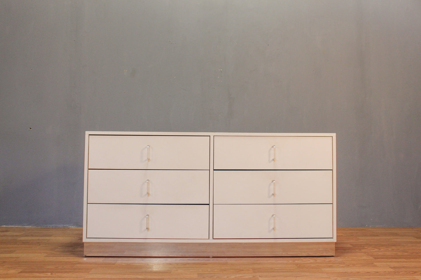 Mod White Laminate & Acrylic 6-Drawer Dresser