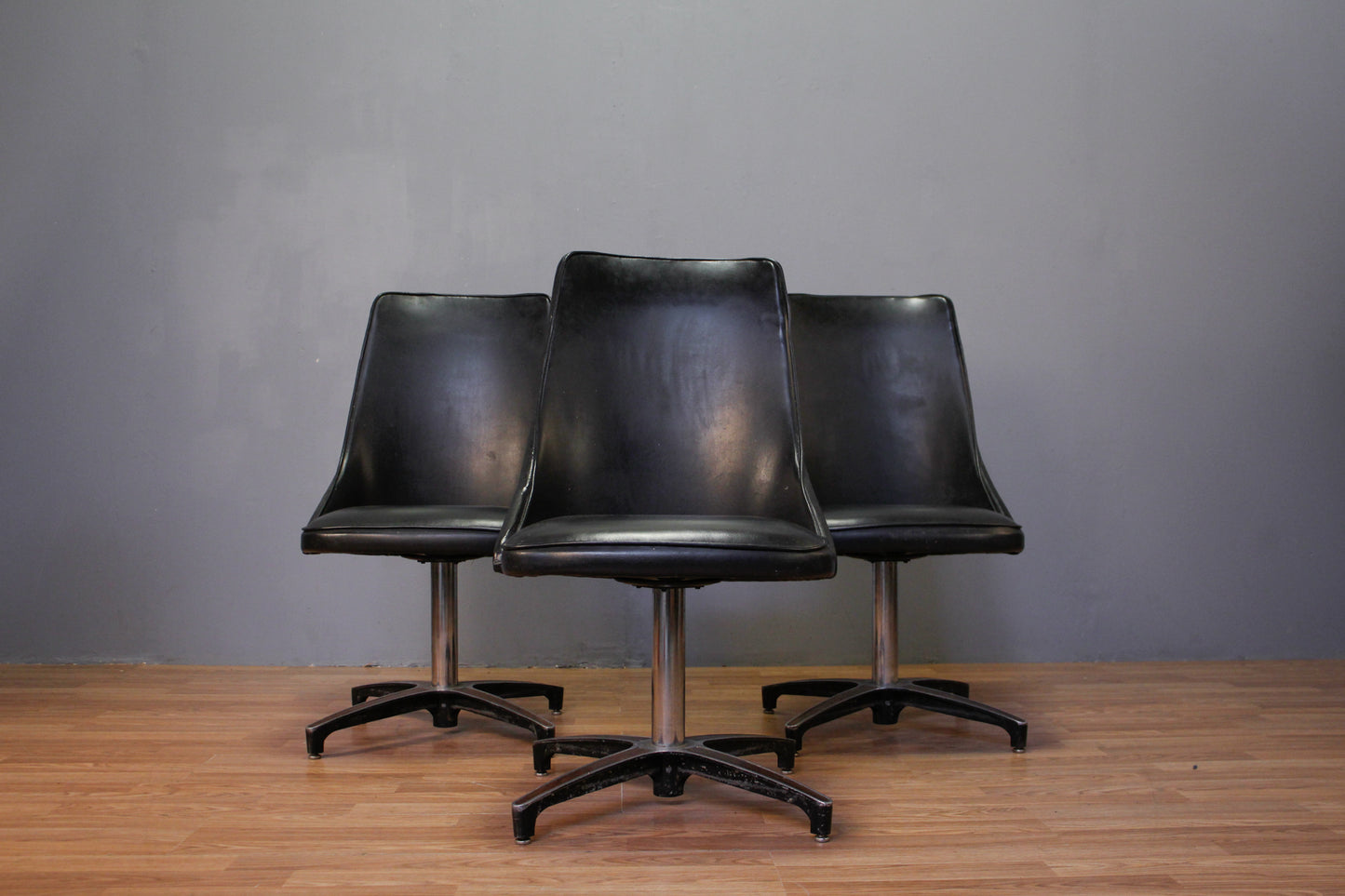 Chromcraft Black Vinyl Swivel Side Chair