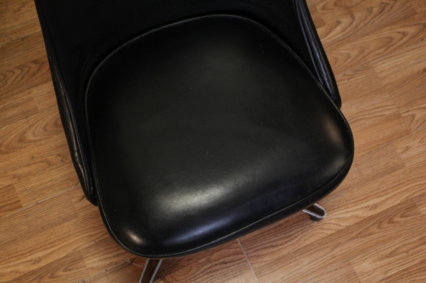 Chromcraft Black Vinyl Swivel Side Chair