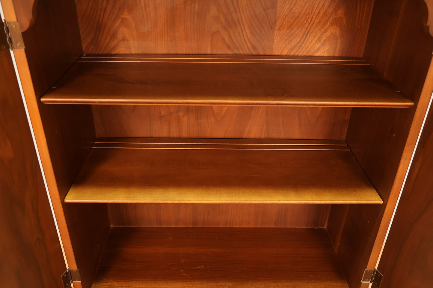 Castle Deco 4-Door Wall Unit