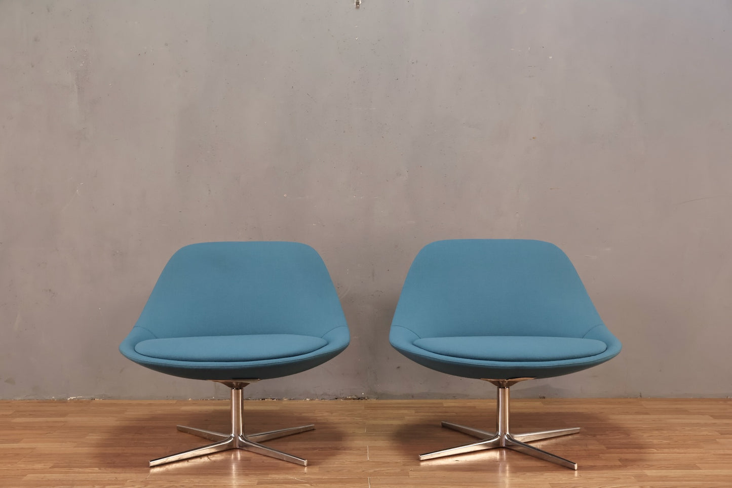 Modern "Chiara" Turquoise Swivel Lounge Chair - ONLINE ONLY