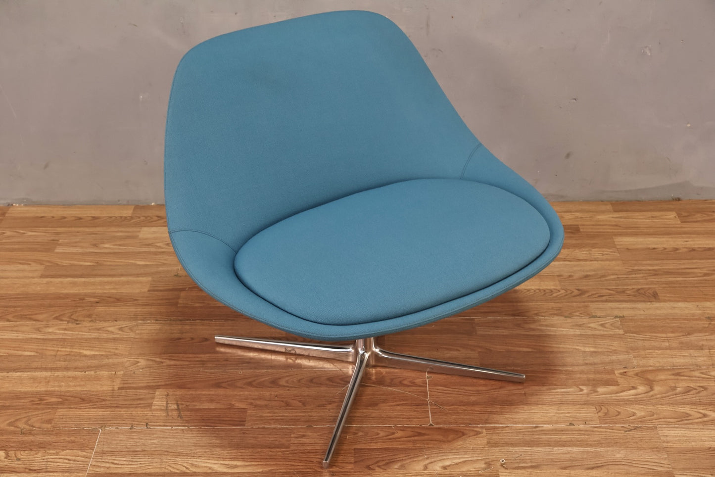 Modern "Chiara" Turquoise Swivel Lounge Chair - ONLINE ONLY
