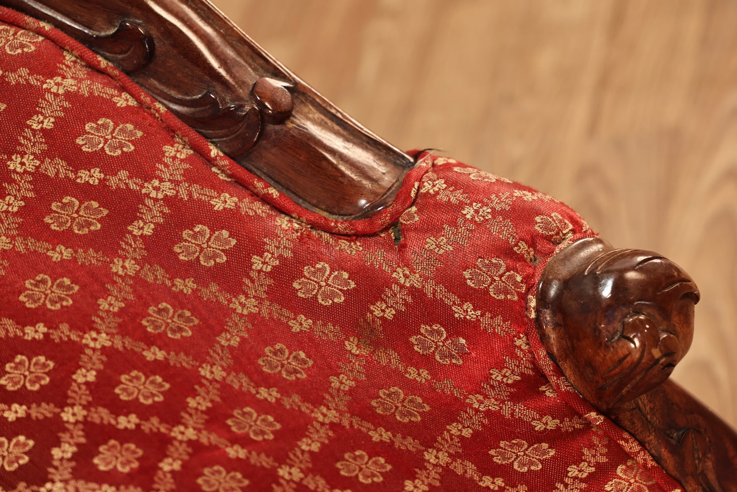 Mini Victorian Ruby Pet's Sofa