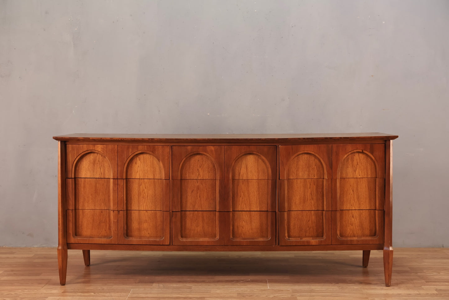 Mid Century Arched 9-Drawer Dresser