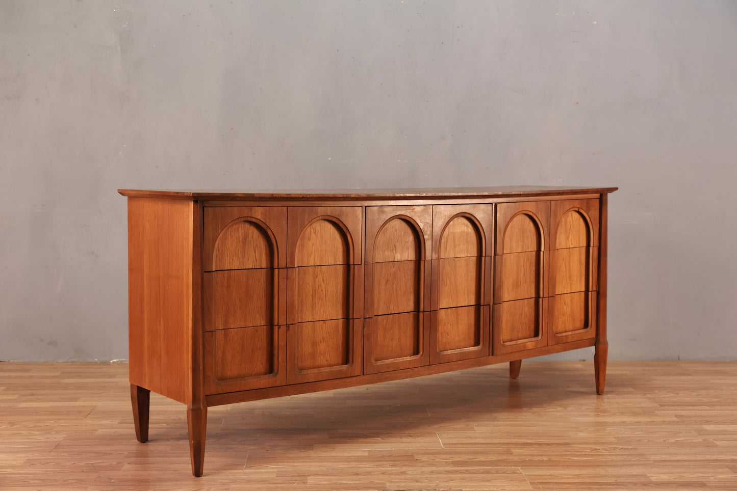 Mid Century Arched 9-Drawer Dresser