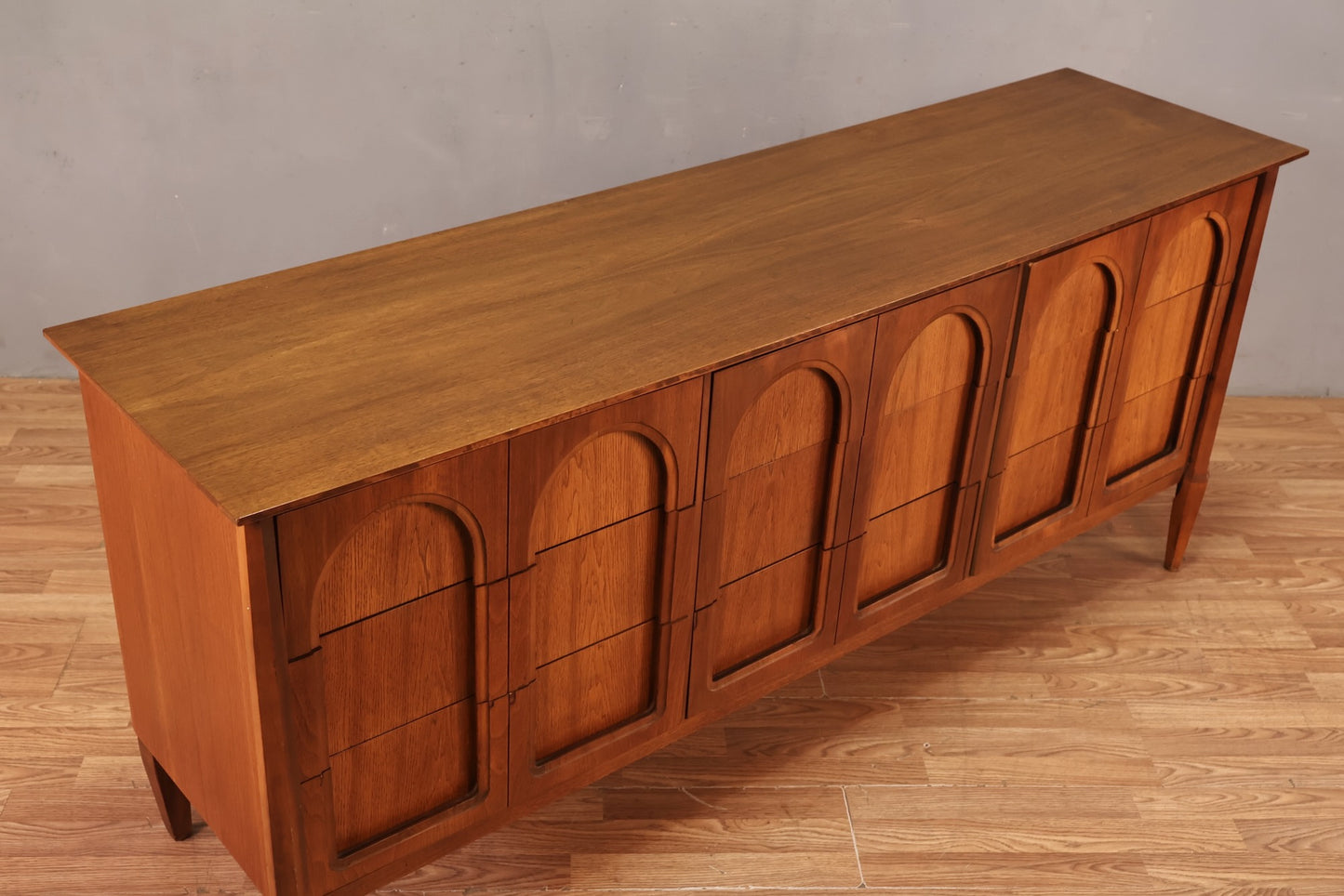 Mid Century Arched 9-Drawer Dresser