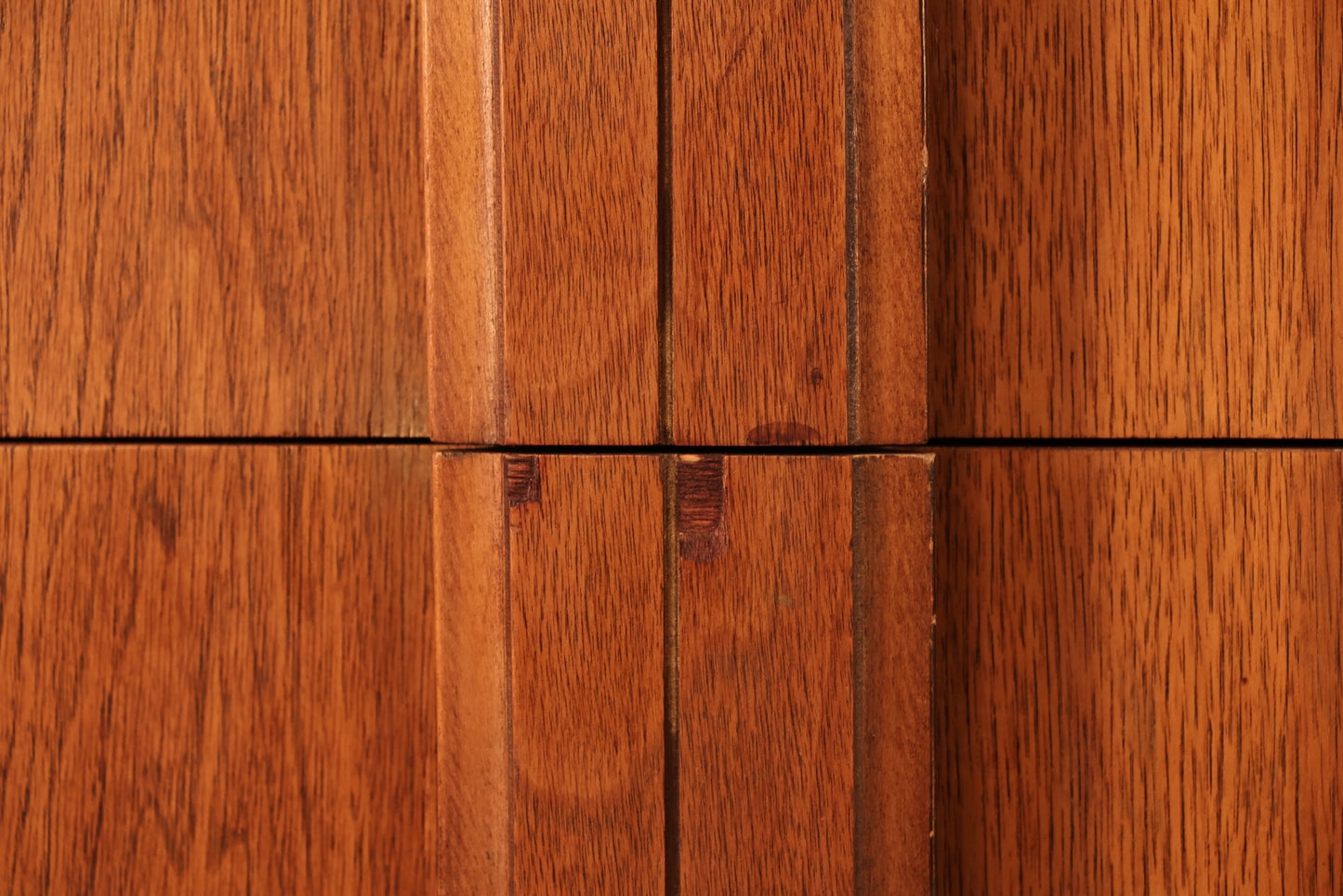 Mid Century Arched 9-Drawer Dresser