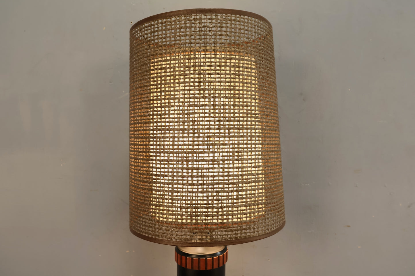 Black & Woven Gruvwood Table Lamp