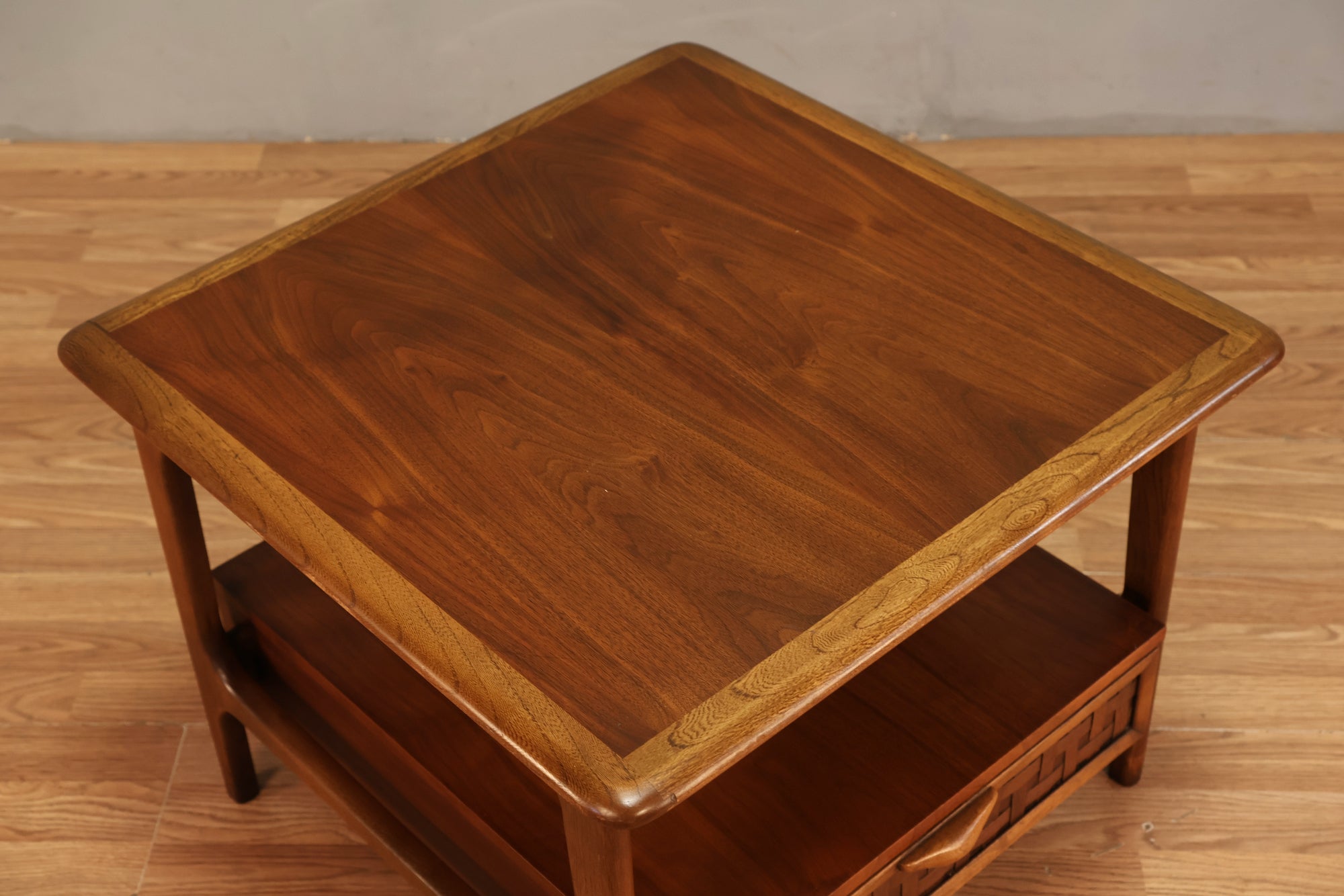 vintage walnut center table ジャパンヴィンテージ Lane Walnut & Lattice 1-Drawer End Table – Furnish Green