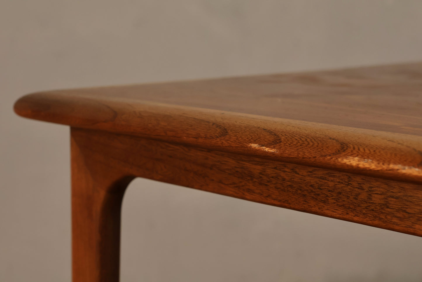 Lane Walnut & Lattice 1-Drawer End Table