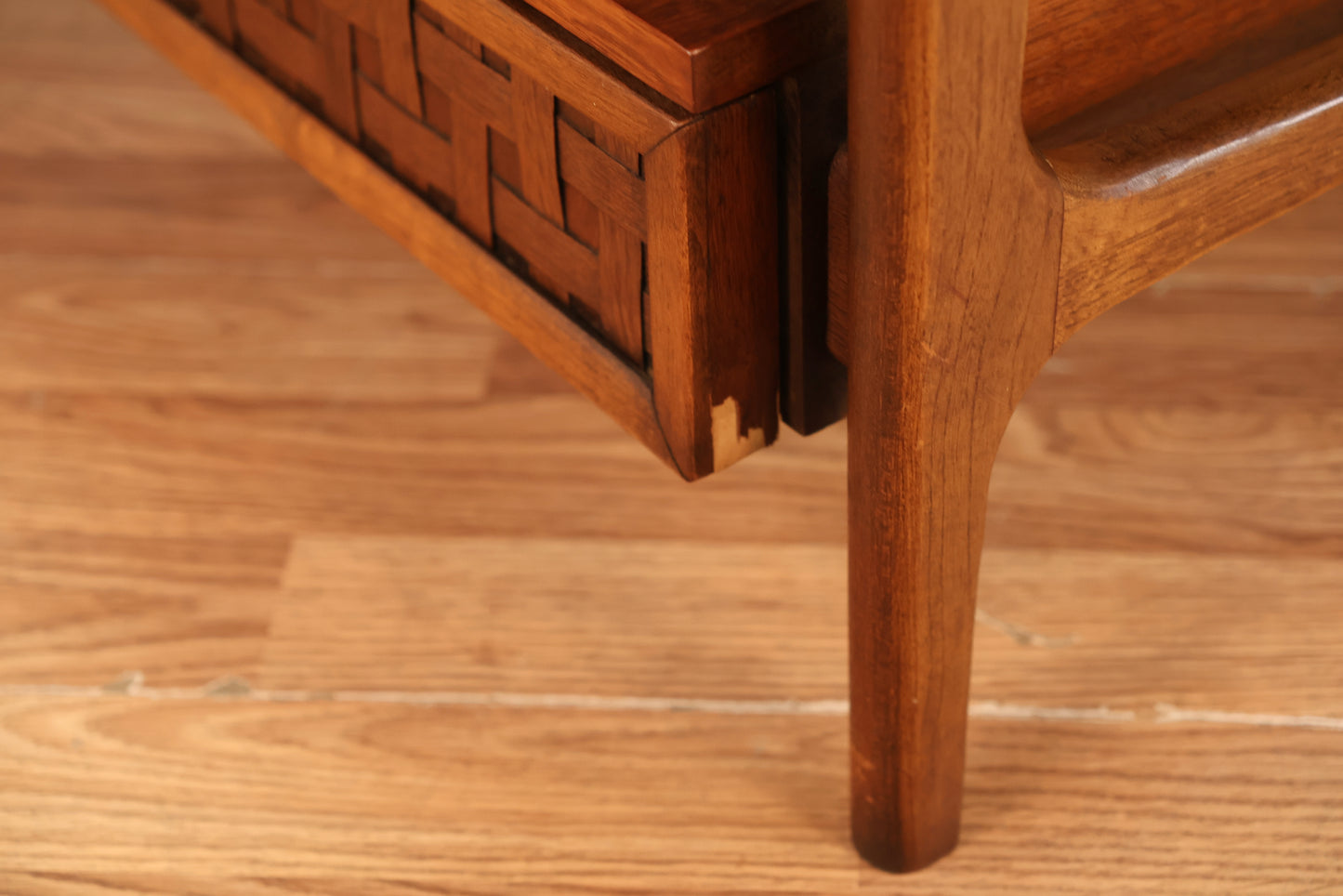 Lane Walnut & Lattice 1-Drawer End Table