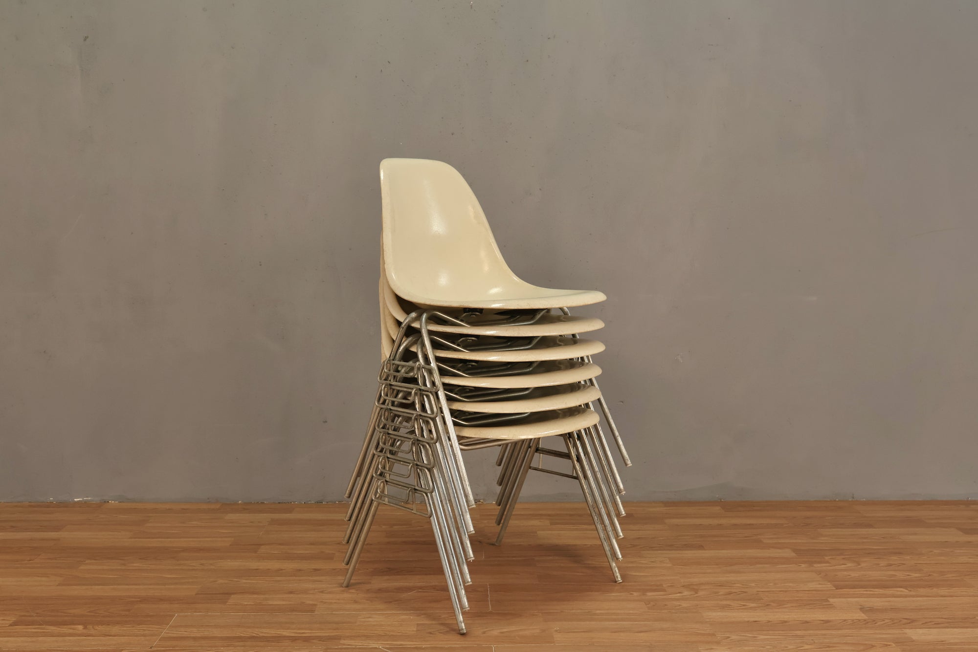 Eames 1960s Parchment Fiberglass DSS Chair – Furnish Green