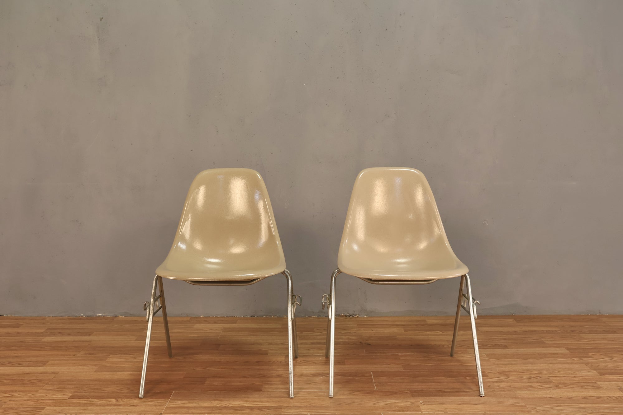 Eames 1960s Greige Fiberglass DSS Chair – Furnish Green