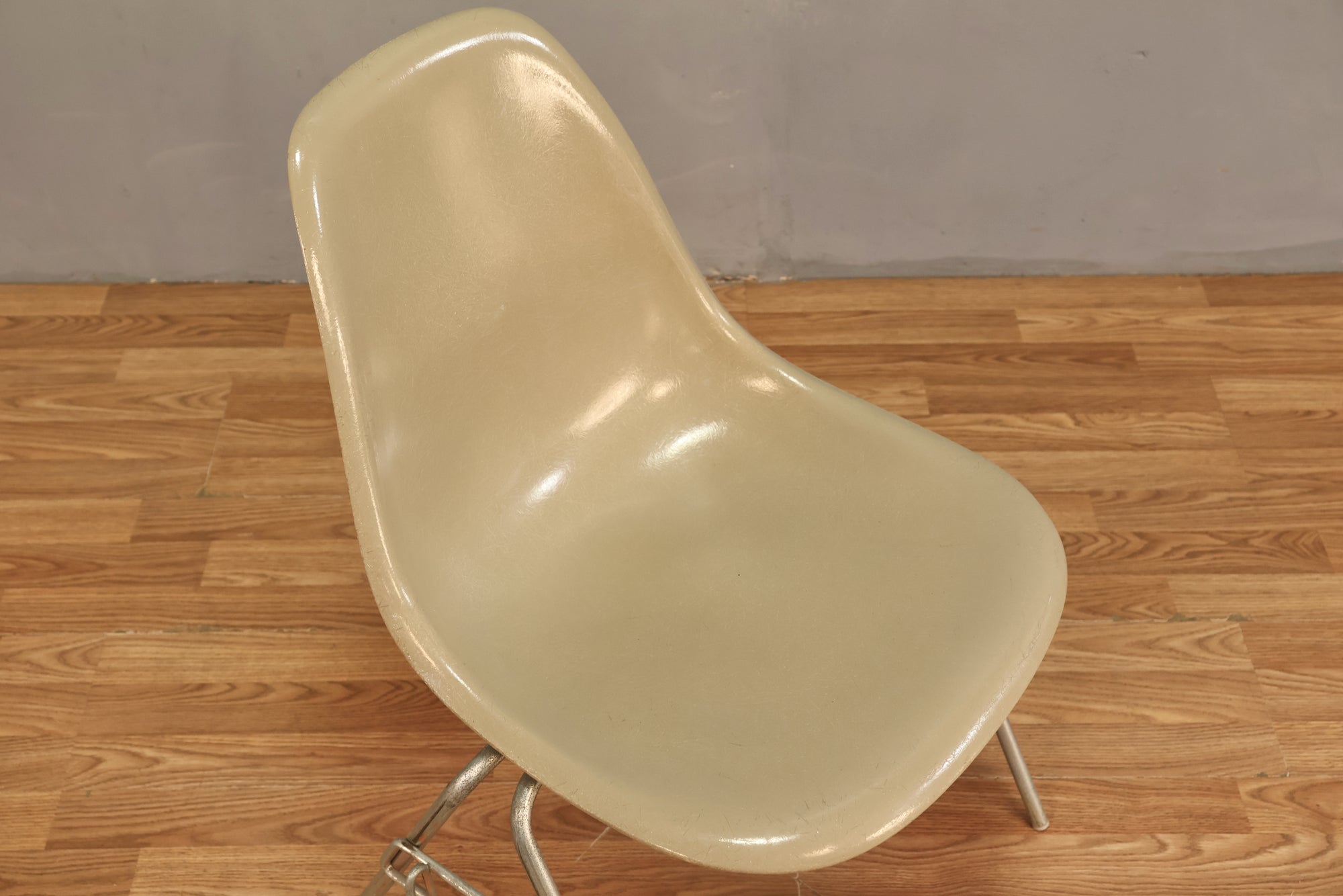 Eames 1960s Greige Fiberglass DSS Chair – Furnish Green