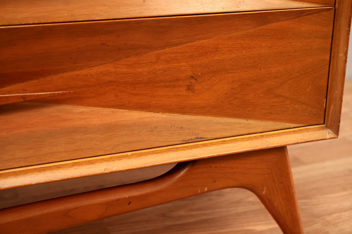 Luxe 1960s 5-Drawer Bachelor's Chest