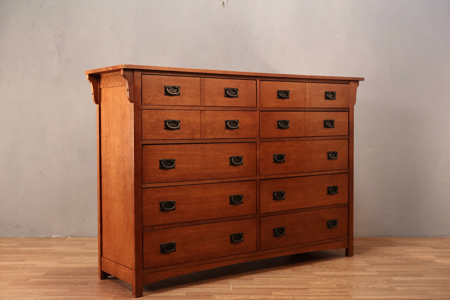 Large Bassett Oak 10-Drawer Dresser