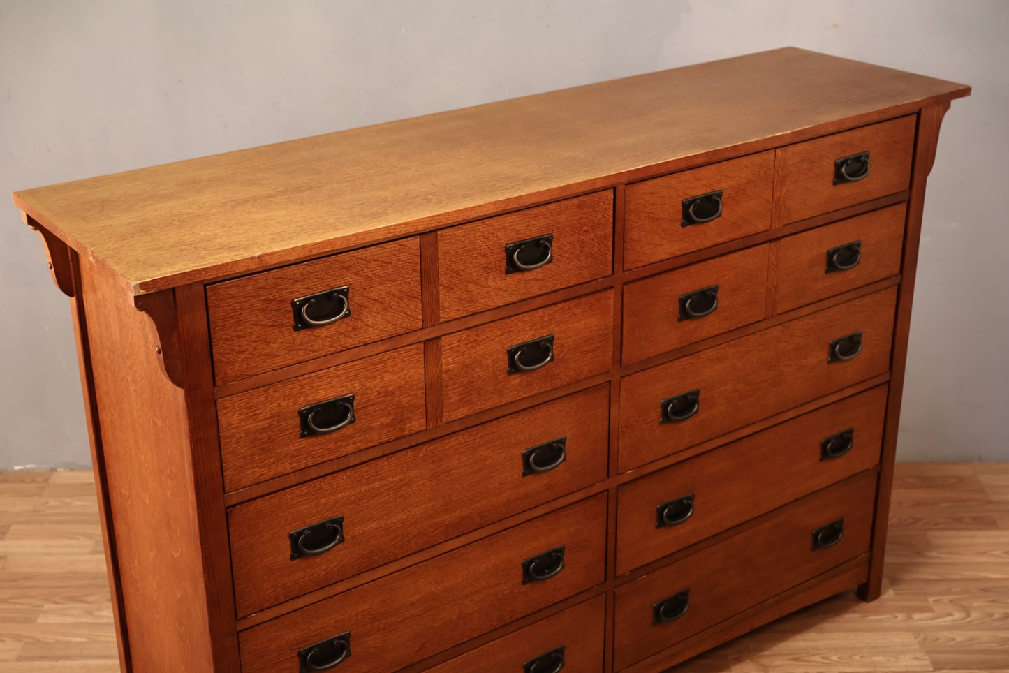 Large Bassett Oak 10-Drawer Dresser
