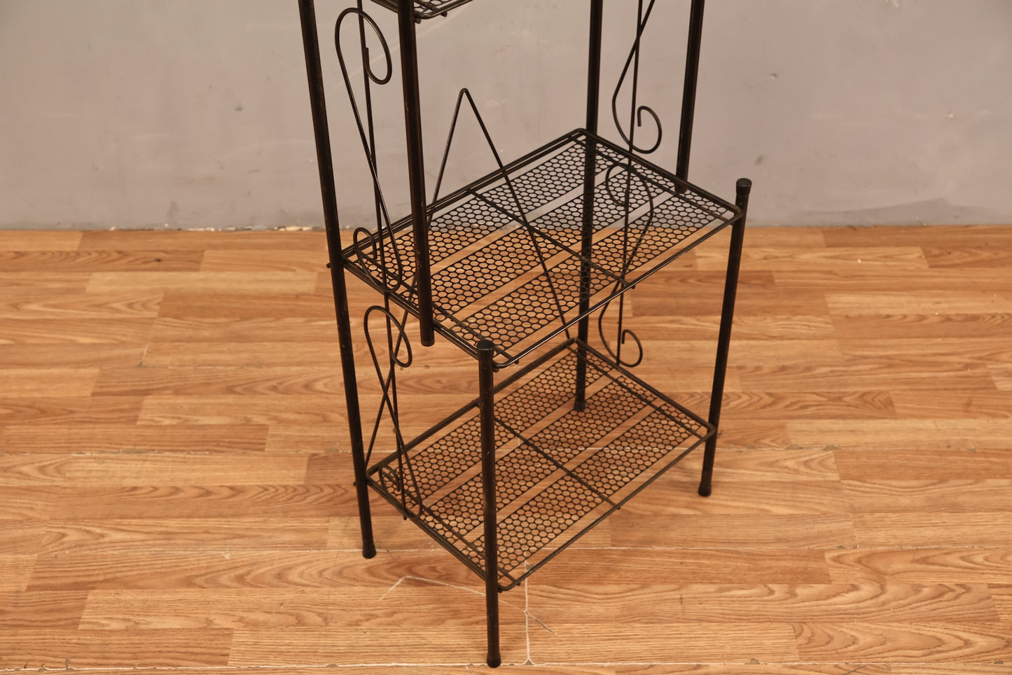 Curled Black Wire 4-Tier Shelf
