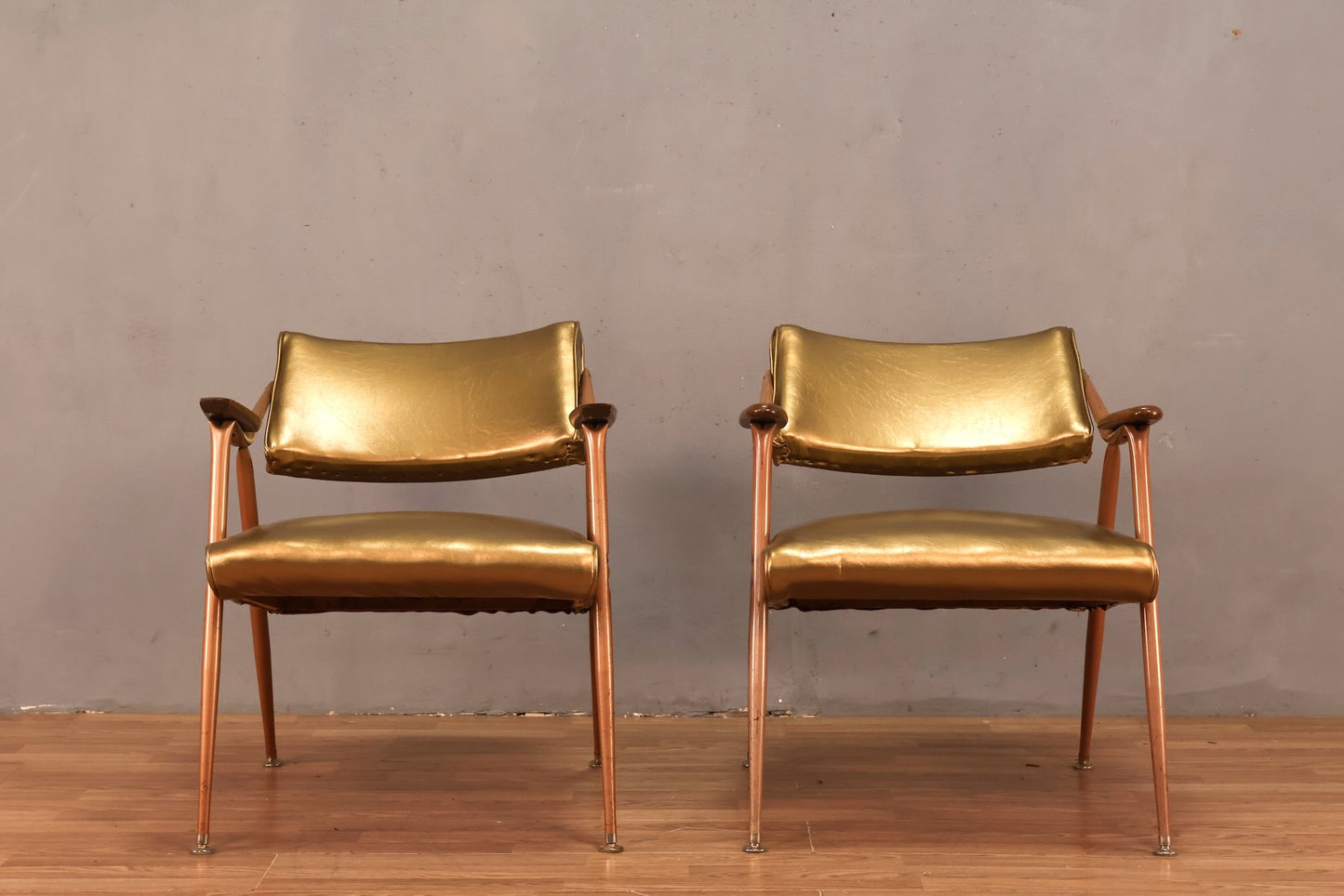 Viko Baumritter Atomic Gold Tilt-Back Armchair