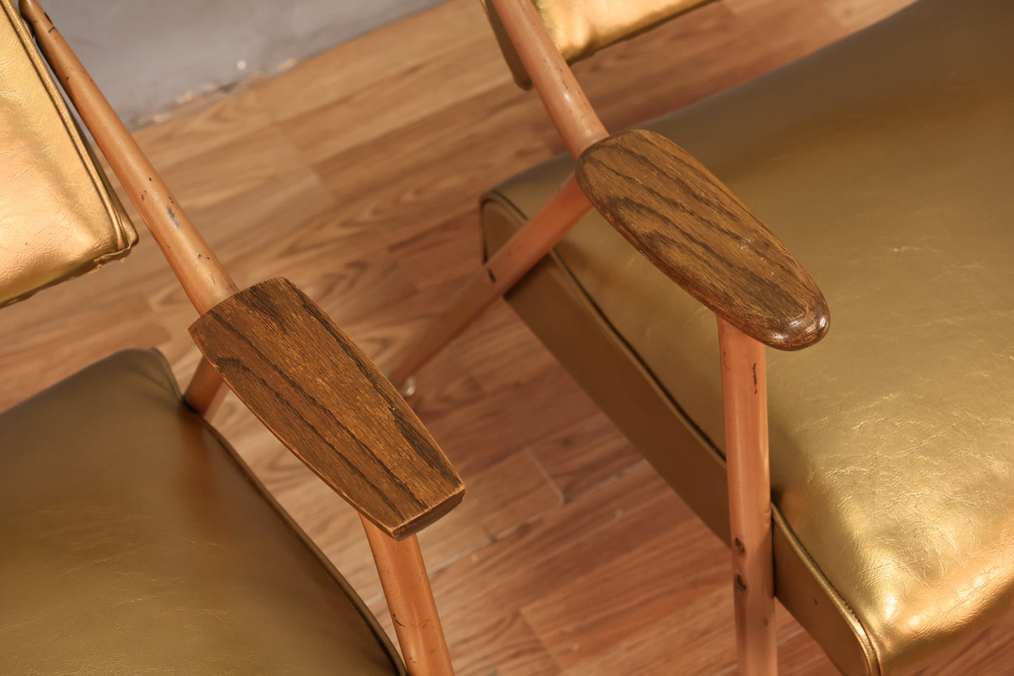 Viko Baumritter Atomic Gold Tilt-Back Armchair