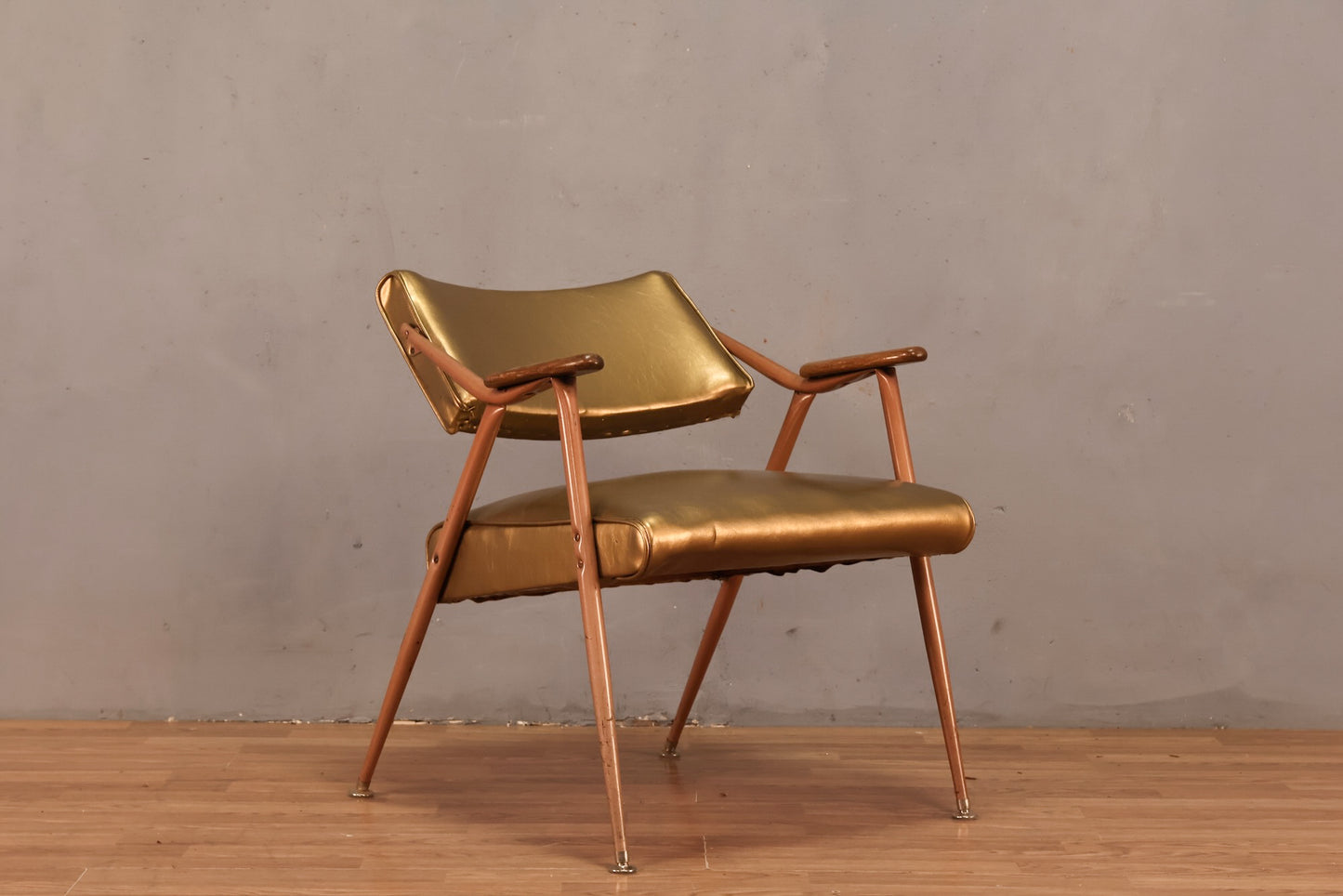Viko Baumritter Atomic Gold Tilt-Back Armchair