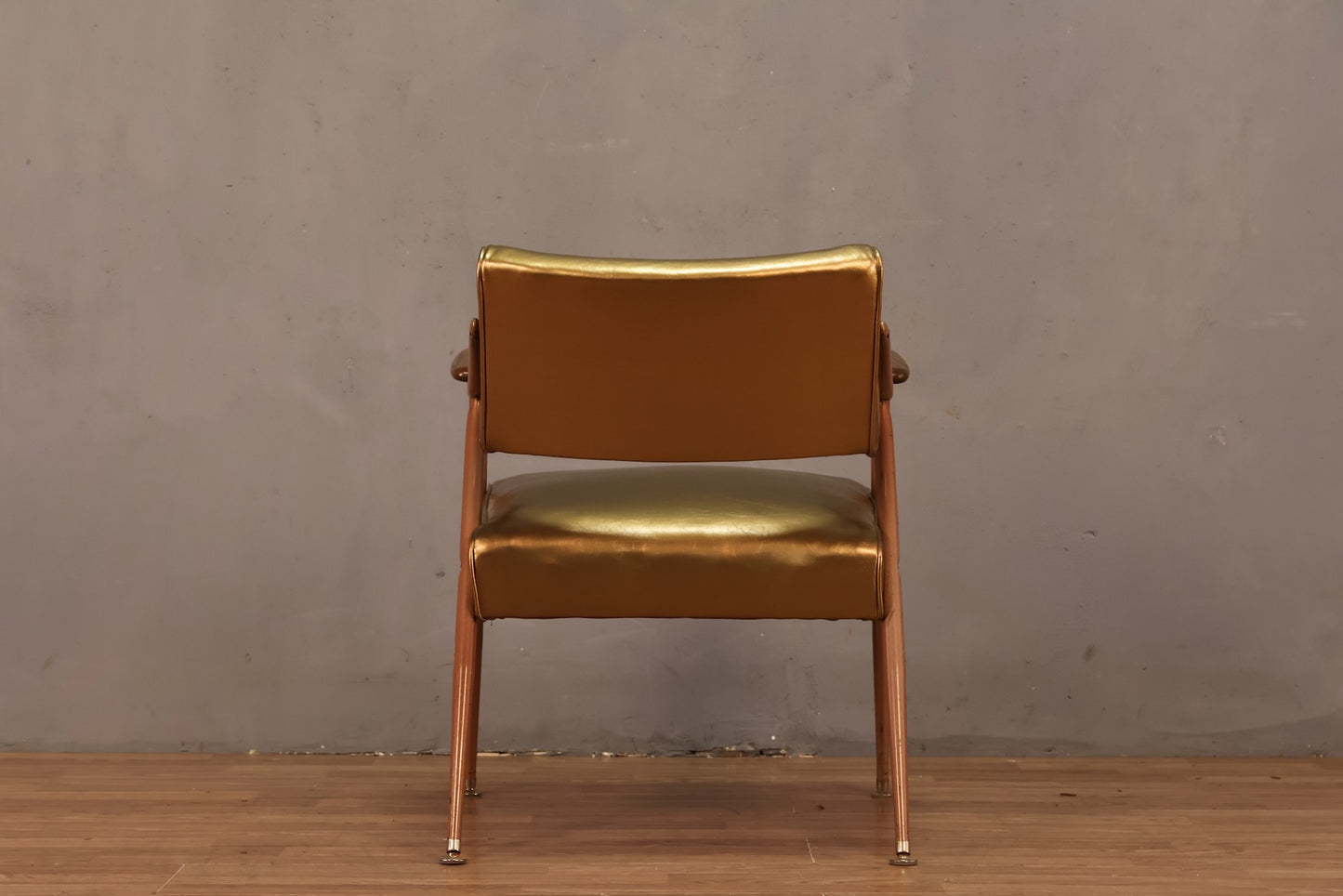 Viko Baumritter Atomic Gold Tilt-Back Armchair