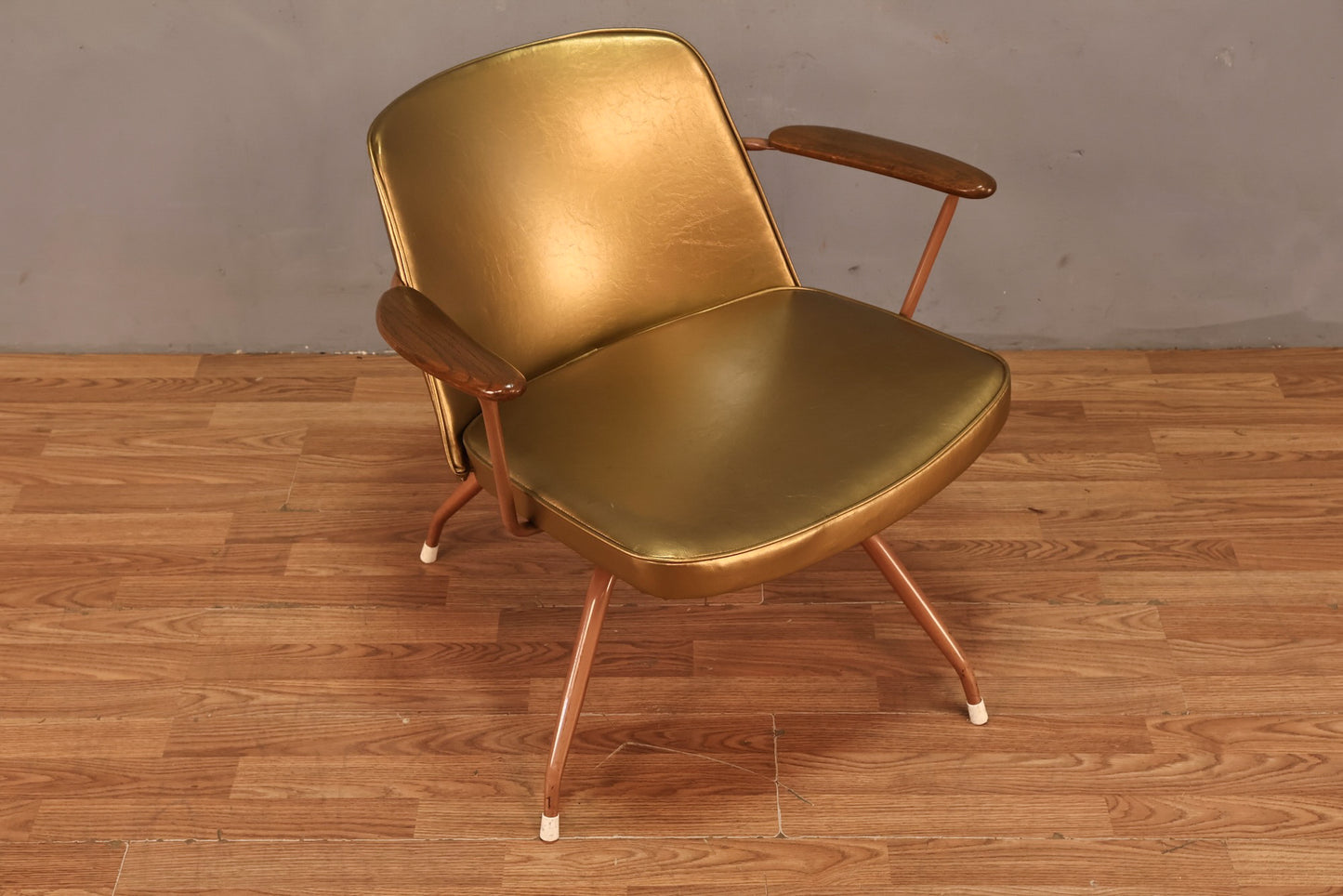 Viko Baumritter Atomic Gold Swivel Armchair