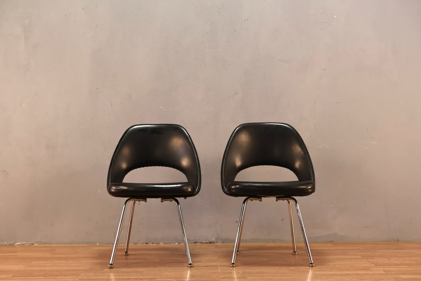 Eero Saarinen 1960s "Executive" Black Chair
