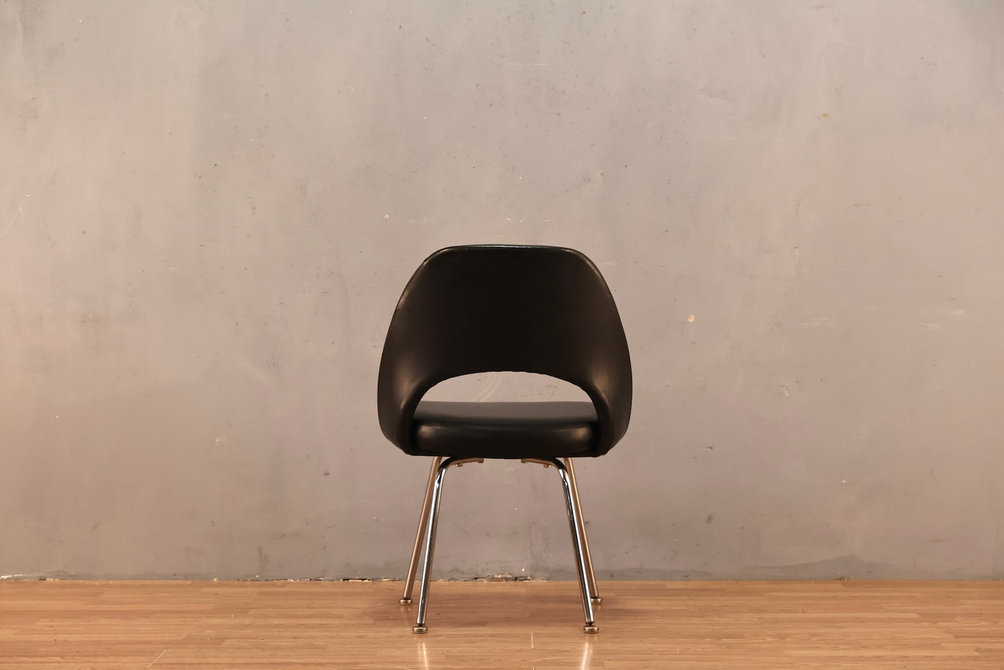 Eero Saarinen 1960s "Executive" Black Chair