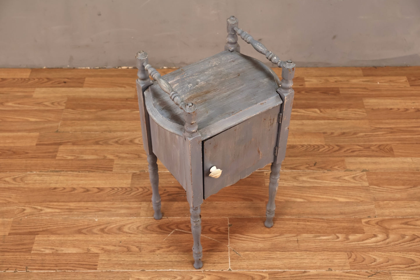 Petite Cornflower 1-Door Side Table