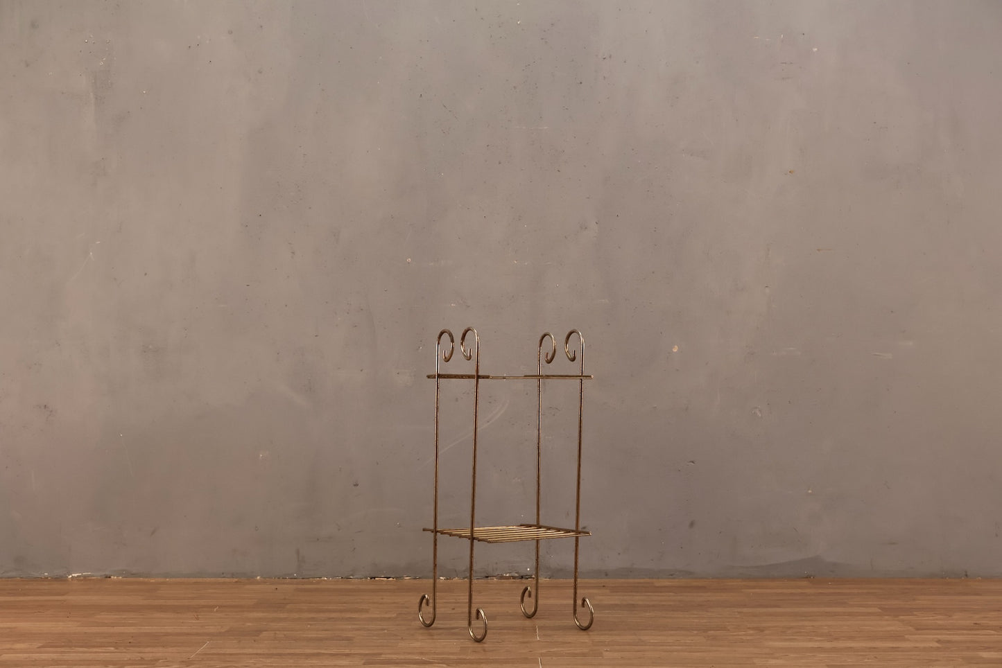 Small Gold Wire 2-Tier Shelf
