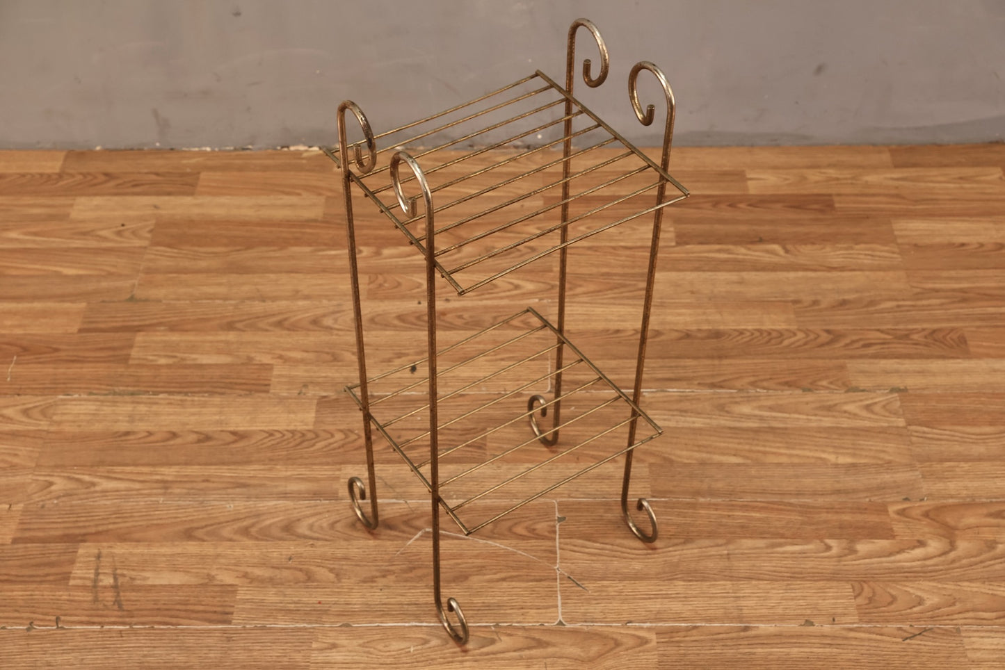 Small Gold Wire 2-Tier Shelf