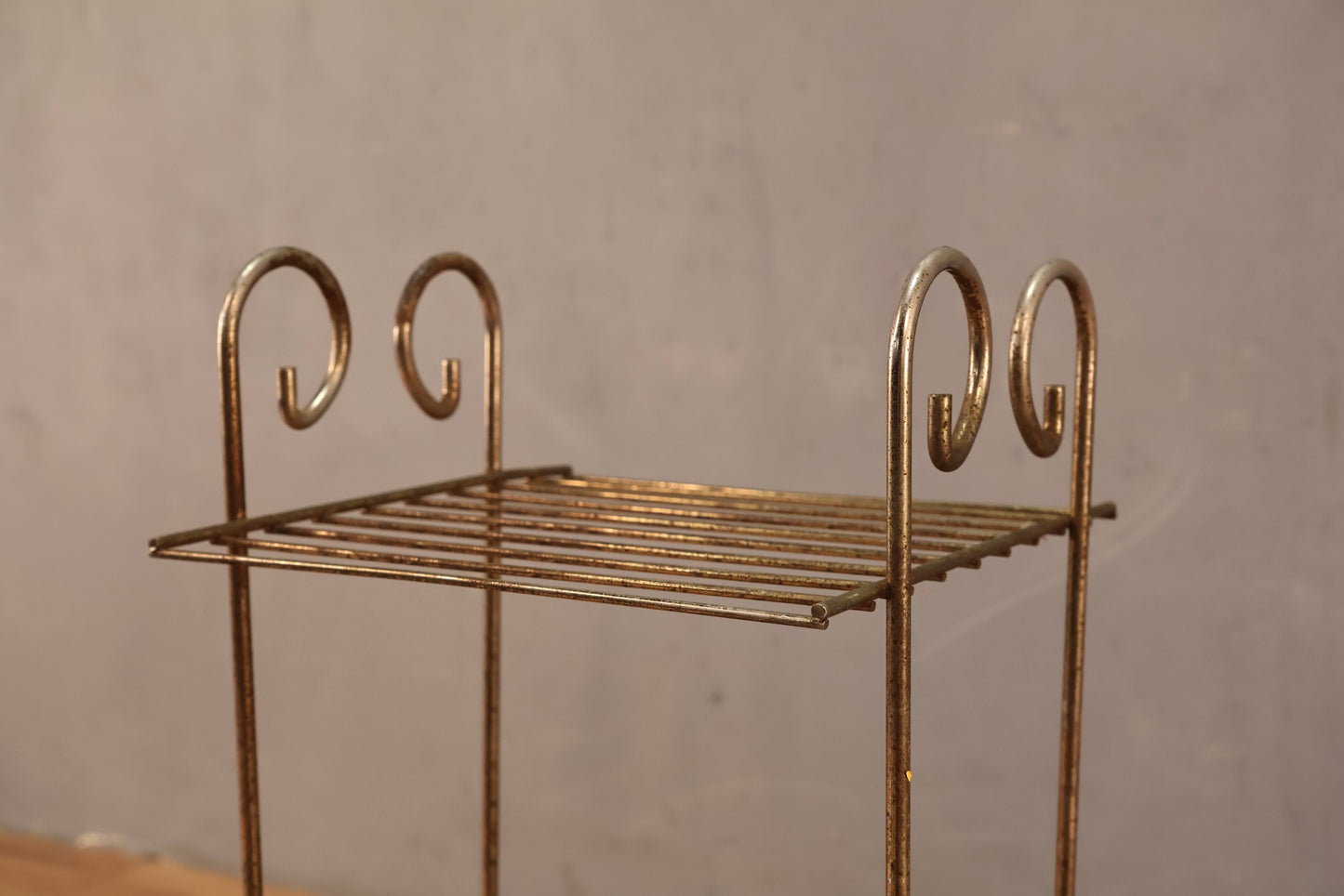 Small Gold Wire 2-Tier Shelf
