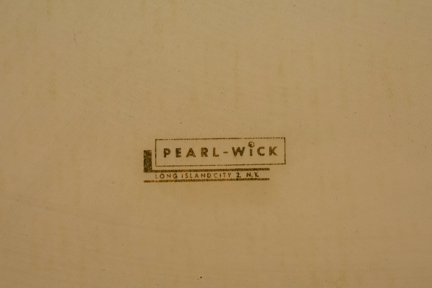 Pearl-Wick White Vinyl Hamper