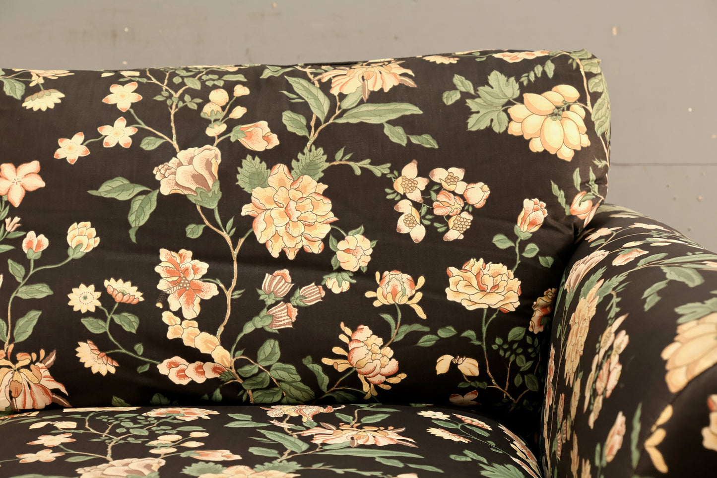 Henredon Midnight Garden Loveseat - ONLINE ONLY