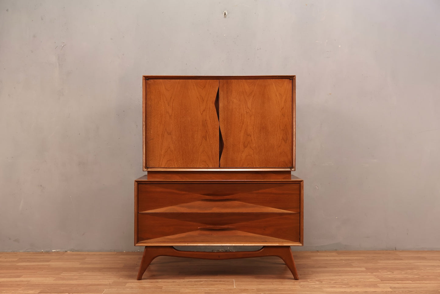 Luxe 1960s 5-Drawer Bachelor's Chest