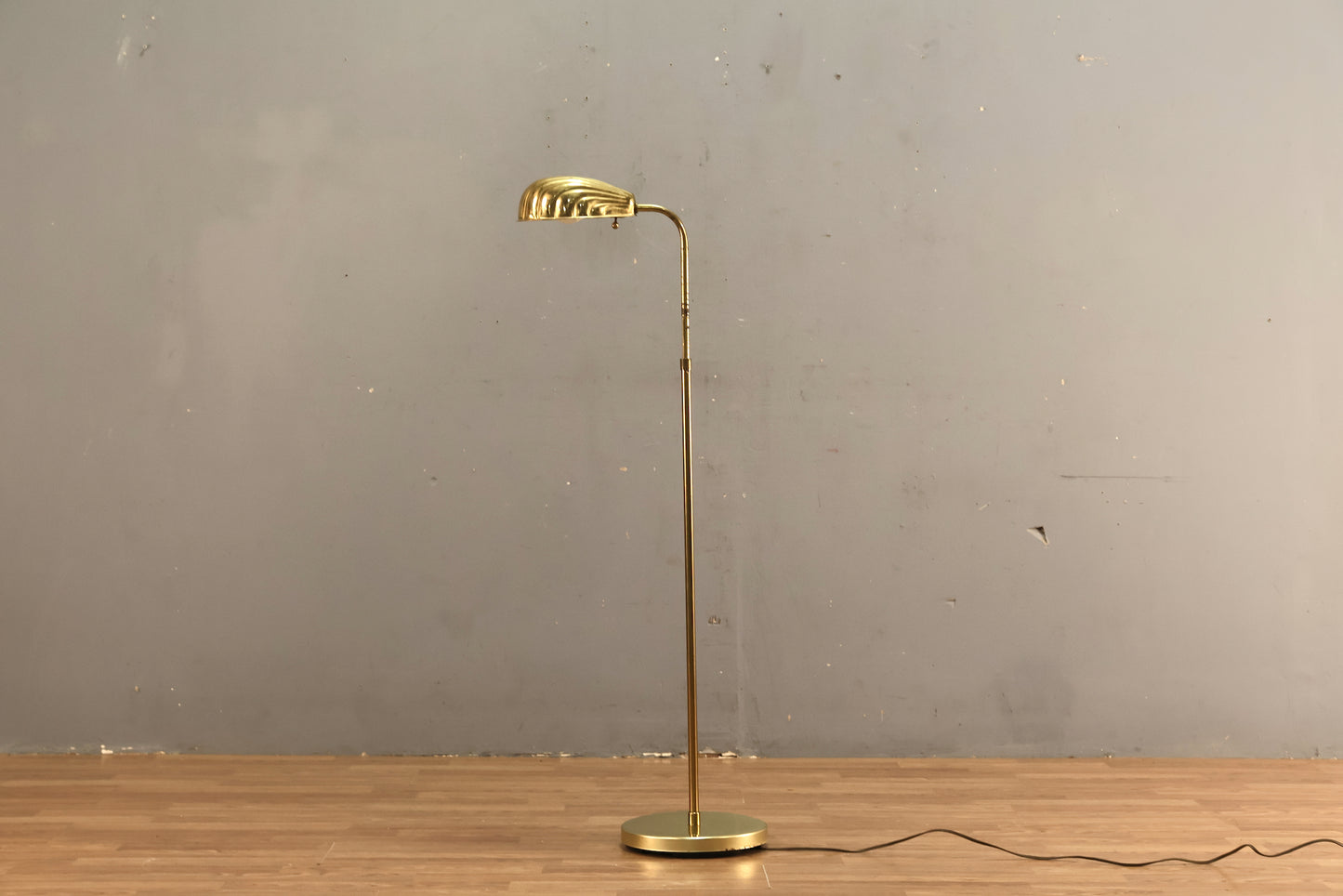 Brass Shell Reading Lamp