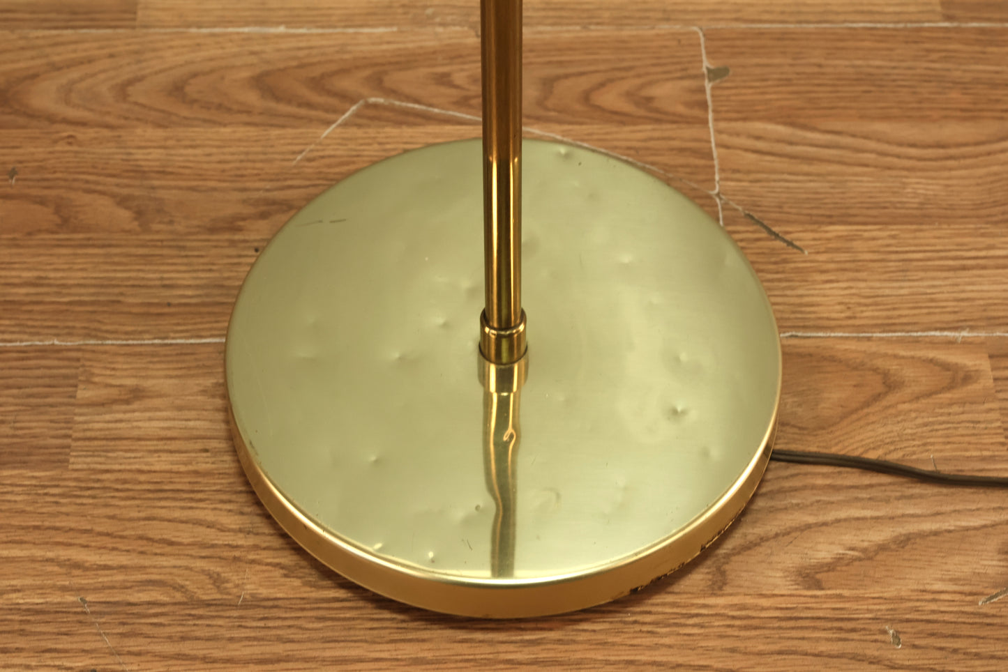 Brass Shell Reading Lamp