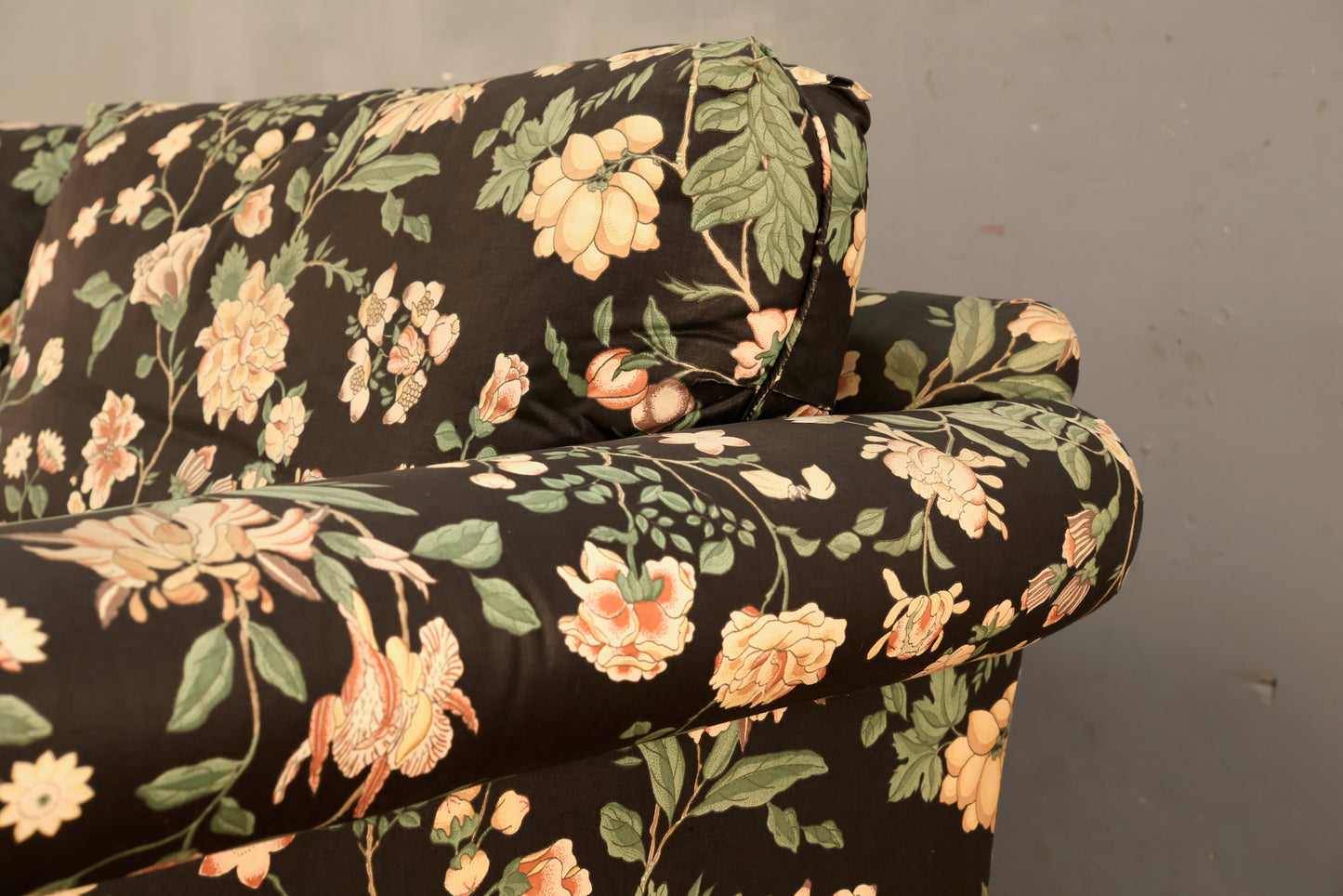 Henredon Midnight Garden Loveseat - ONLINE ONLY