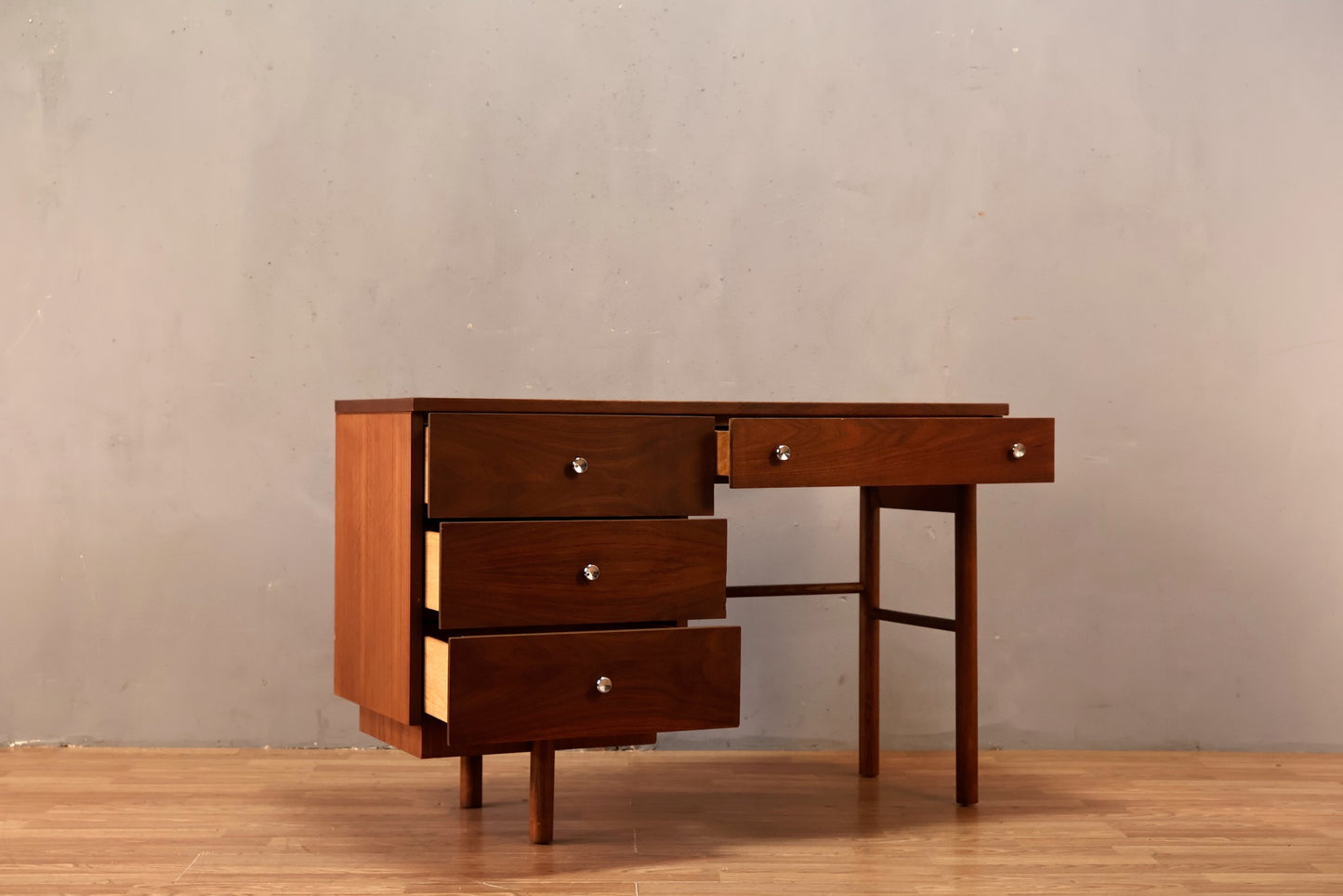 Metropolitan Walnut & Laminate 4-Drawer Desk