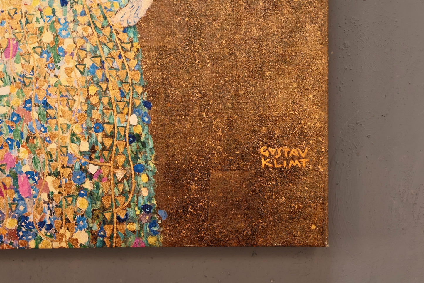 Modern "The Kiss" Gustav Klimt Vinyl Print - ONLINE ONLY