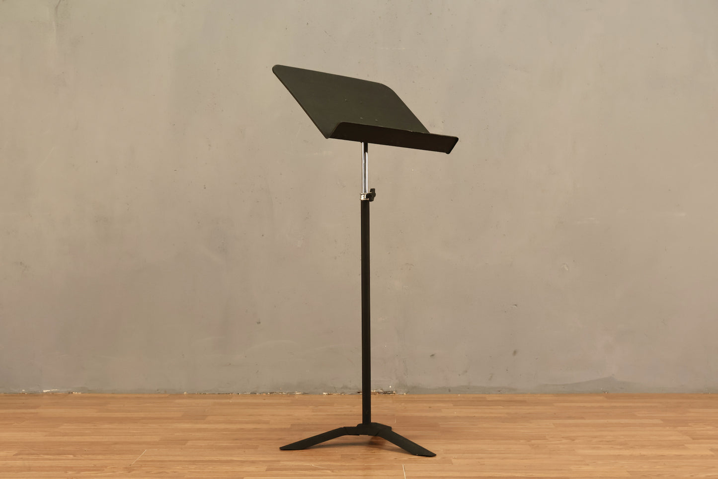 Black Metal Music Stand
