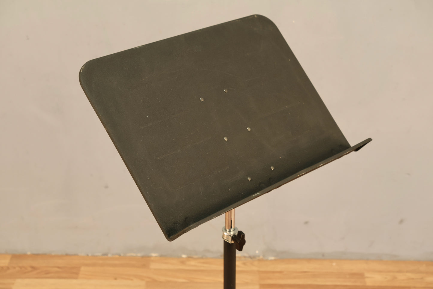 Black Metal Music Stand