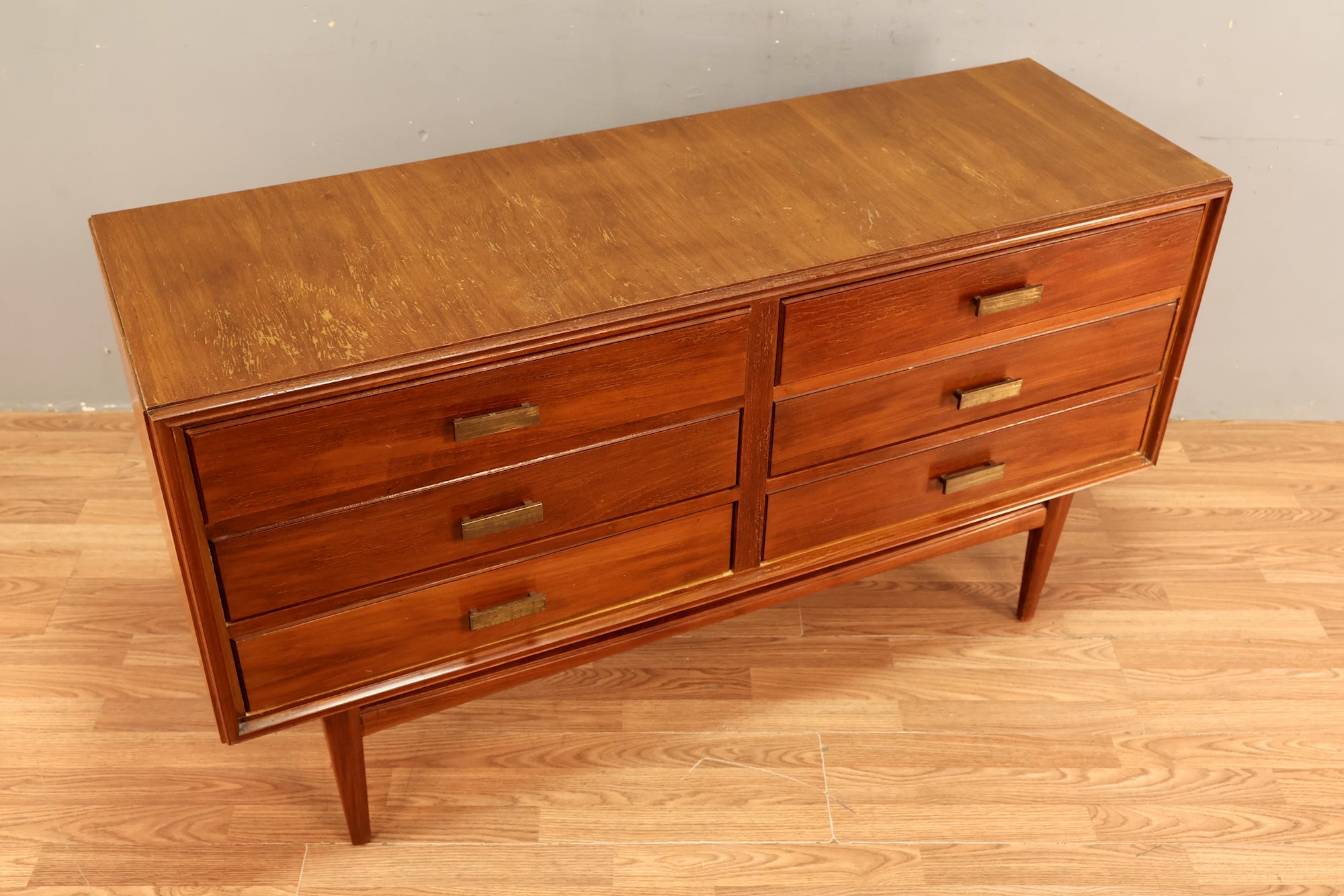 Classic Mid Century 6-Drawer Dresser – Furnish Green