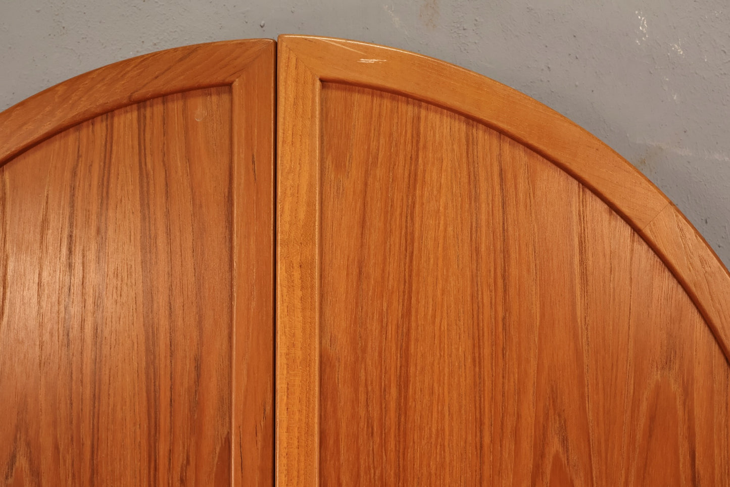Large Jesper Teak Tri-Fold Mirror