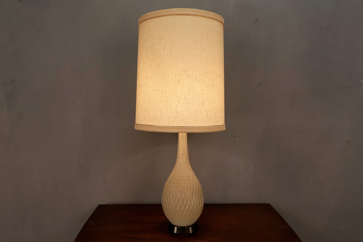 Taupe Diamonds Ceramic Table Lamp