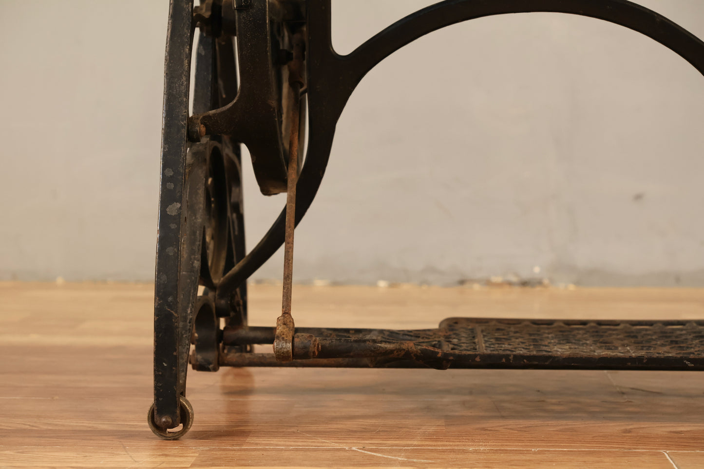Singer Sewing Machine Coffee Table - ONLINE ONLY